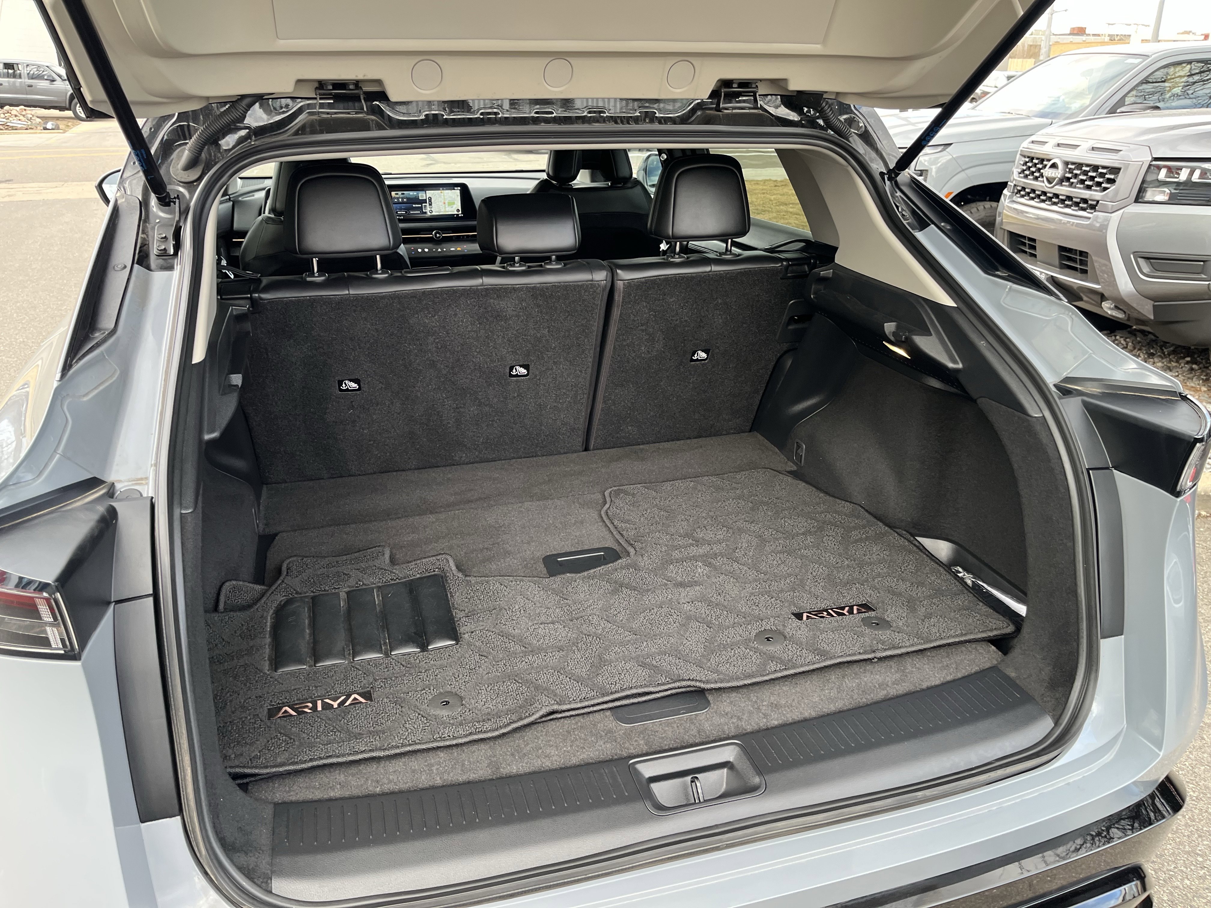 Certified 2025 Nissan Ariya AWD image 33