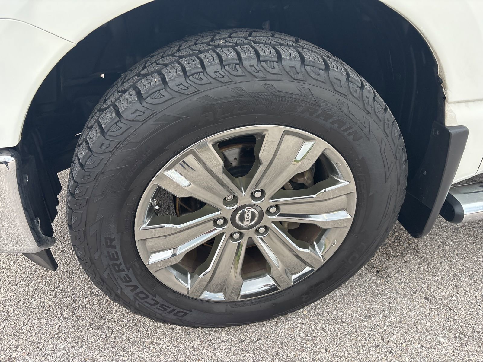 Used 2018 Nissan Titan SV w/ SV Convenience Package AWD/4WD image 30