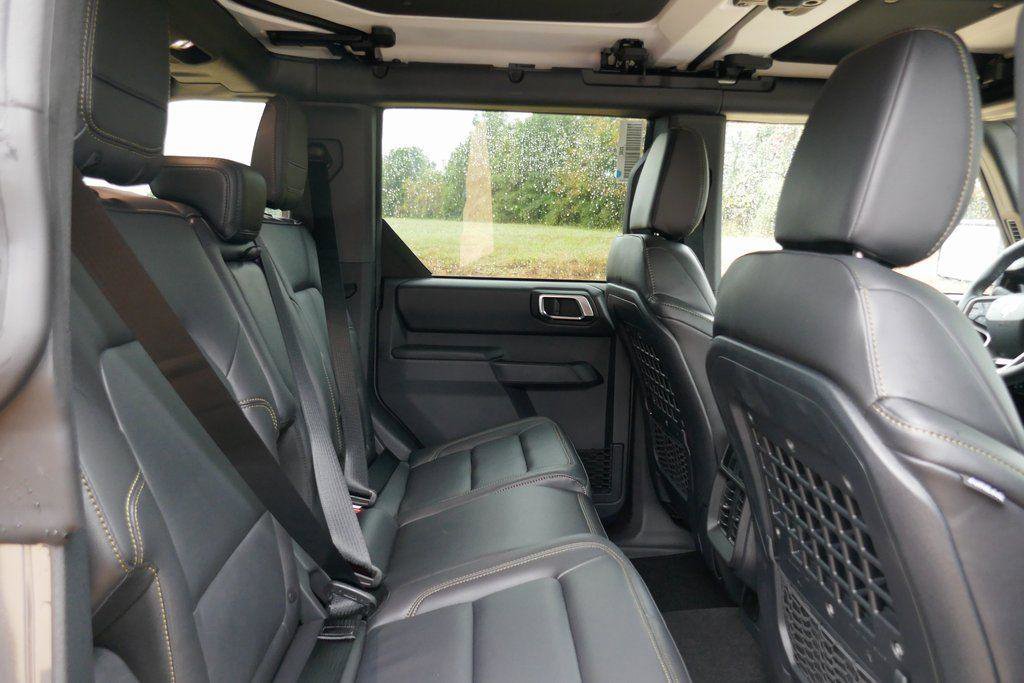 New 2025 Ford Bronco Badlands image 12