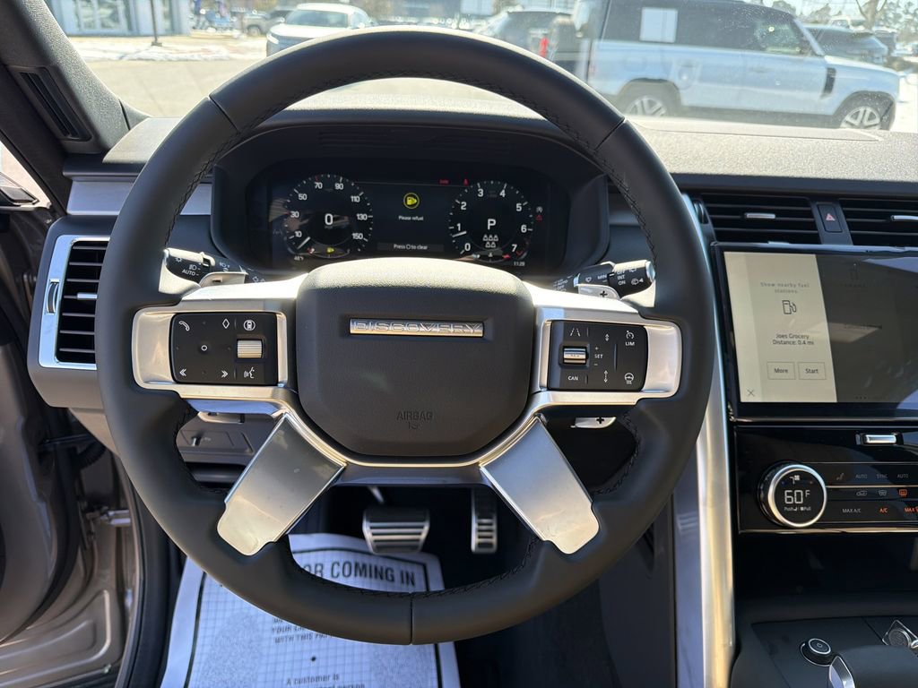New 2026 Land Rover Discovery Dynamic SE image 23