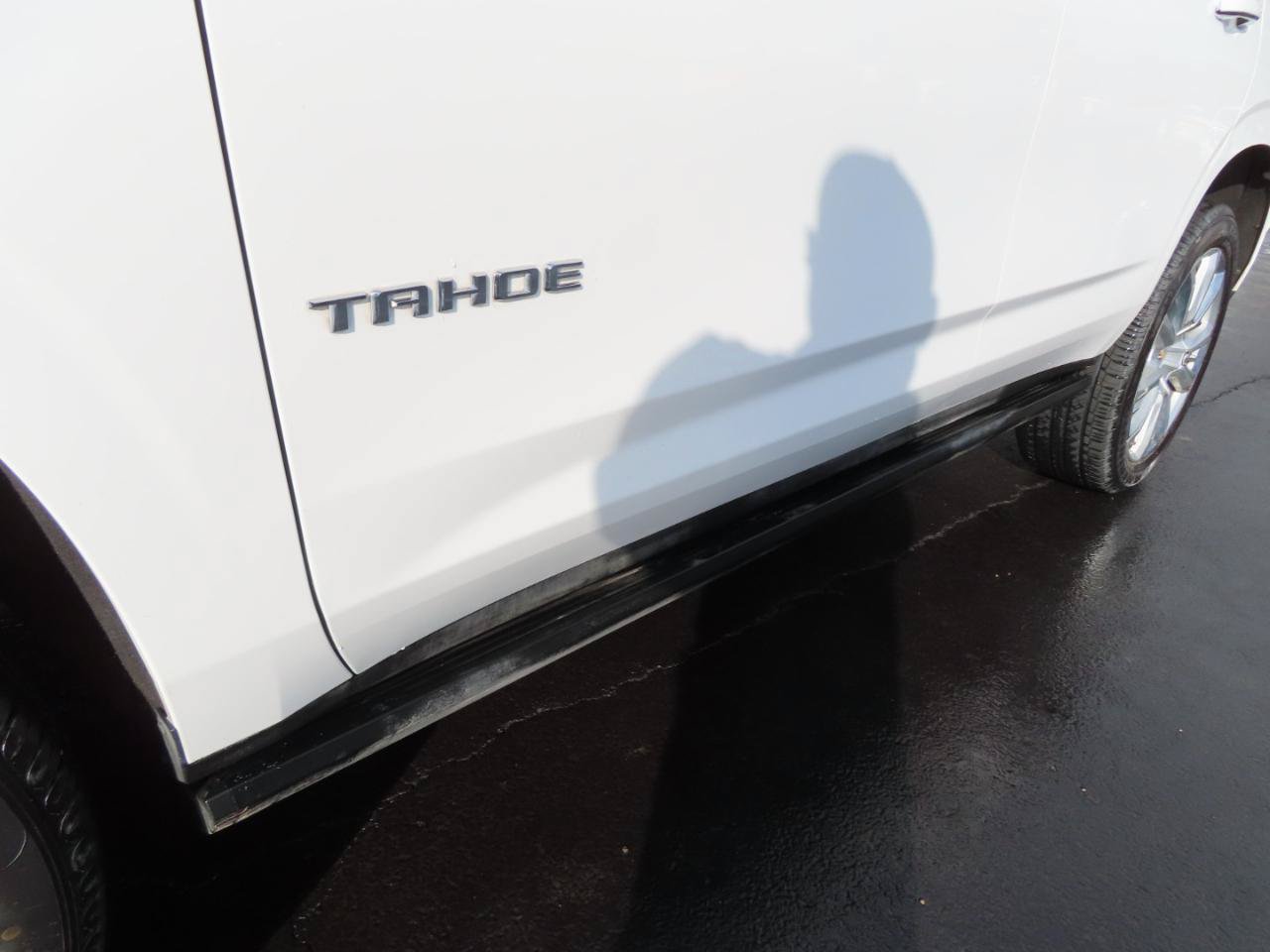 Used 2021 Chevrolet Tahoe High Country w/ Premium Package AWD/4WD image 14