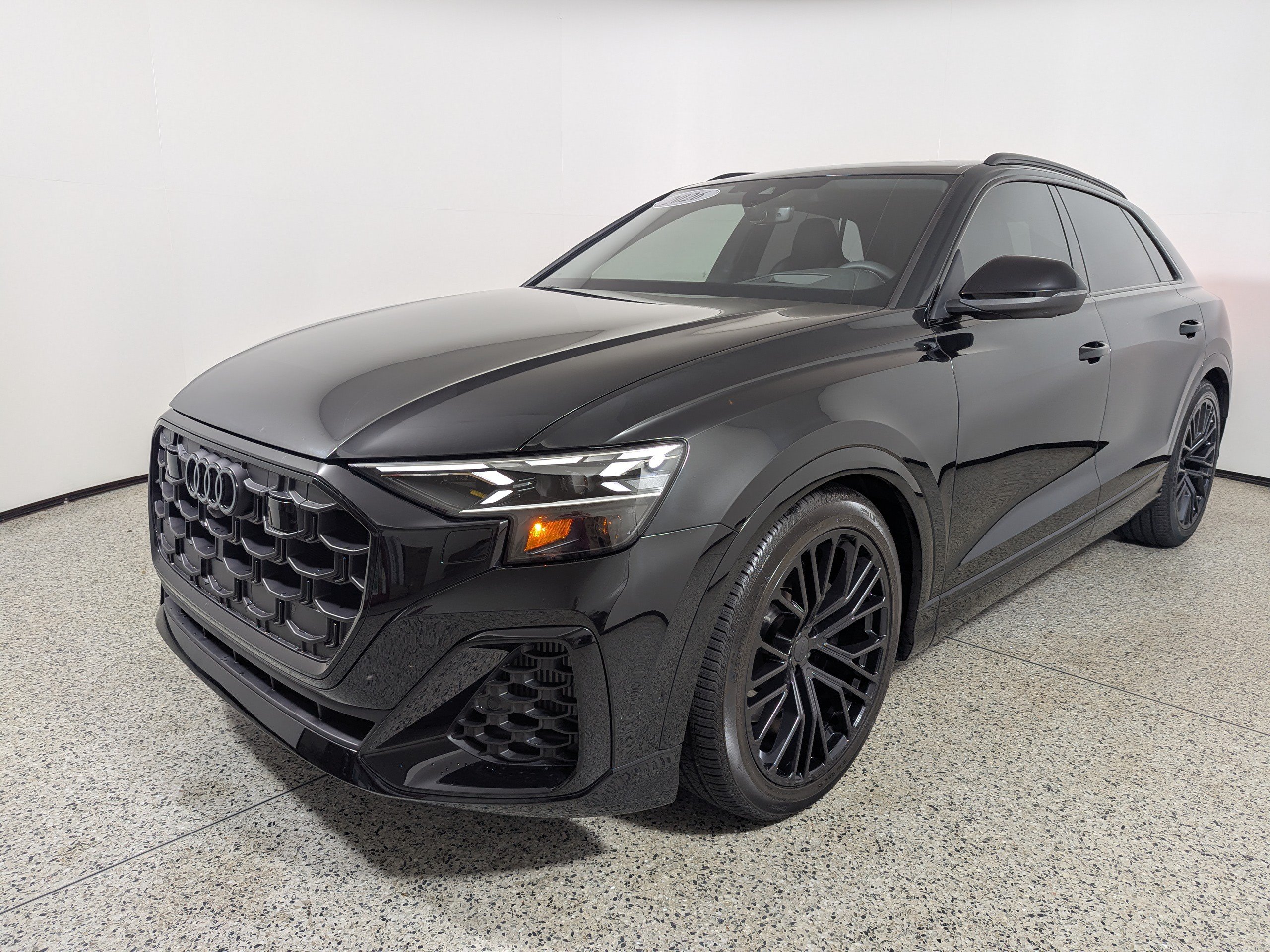 Certified 2026 Audi SQ8 Prestige AWD/4WD image 3