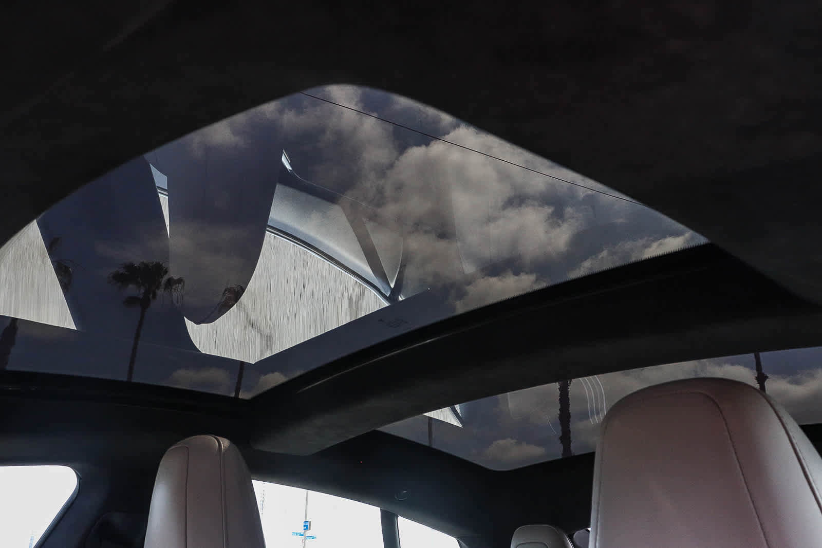 Used 2016 Tesla Model S 70D image 28