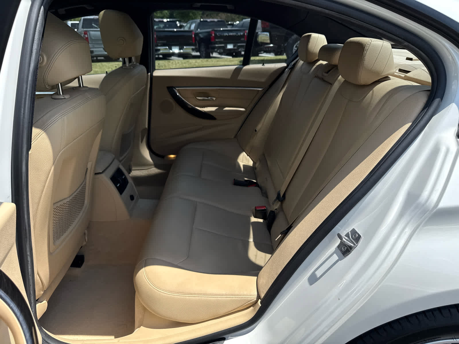 Used 2016 BMW 328i Sedan RWD image 22