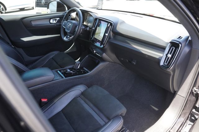 Used 2020 Volvo XC40 T5 R-Design w/ Protection Package Premier AWD/4WD image 18