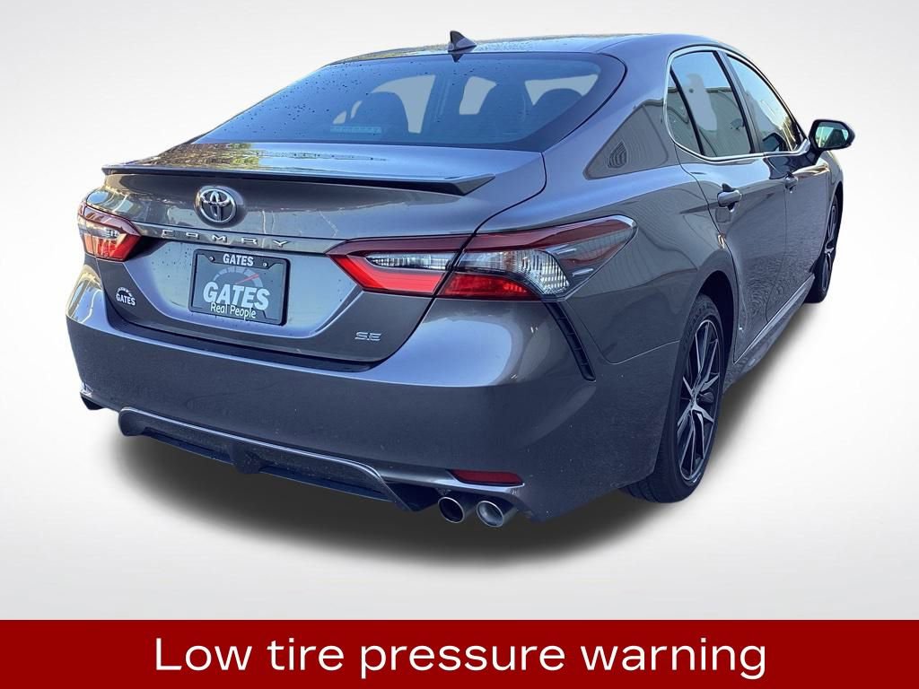 Used 2024 Toyota Camry SE image 11