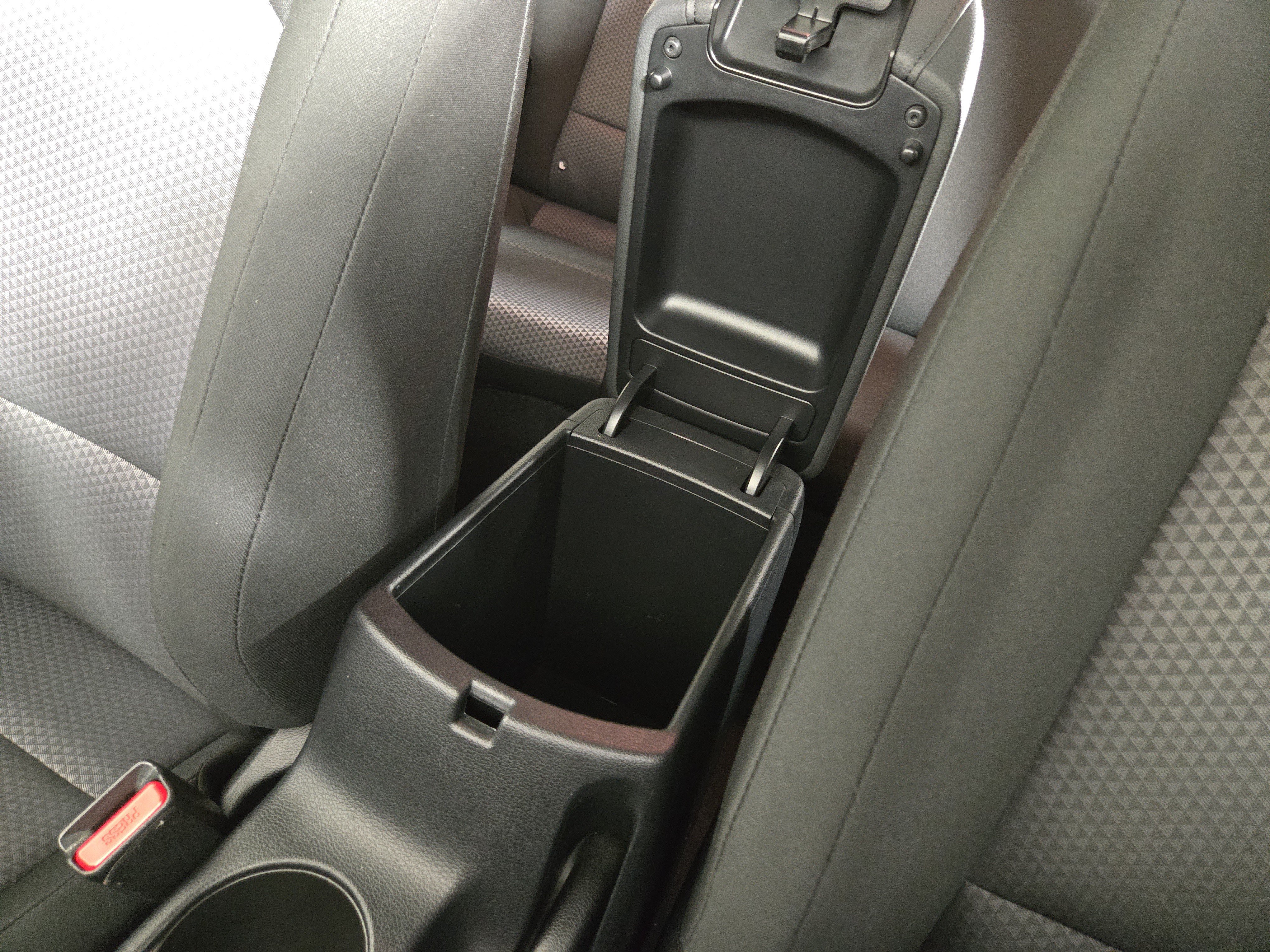 Used 2025 Kia Soul LX w/ LX Technology Package FWD image 26