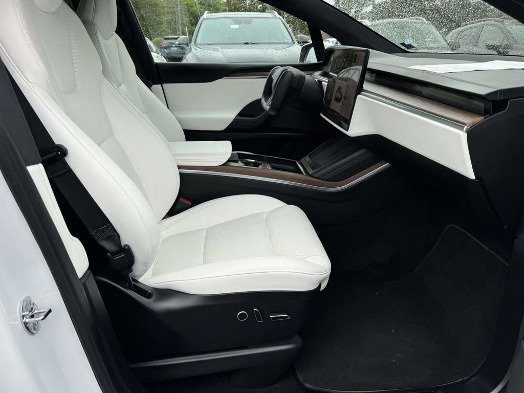 Used 2022 Tesla Model X AWD/4WD image 12
