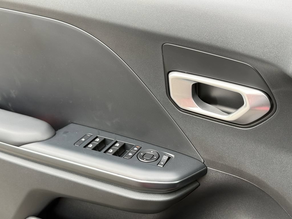 New 2026 Kia K4 FWD image 25