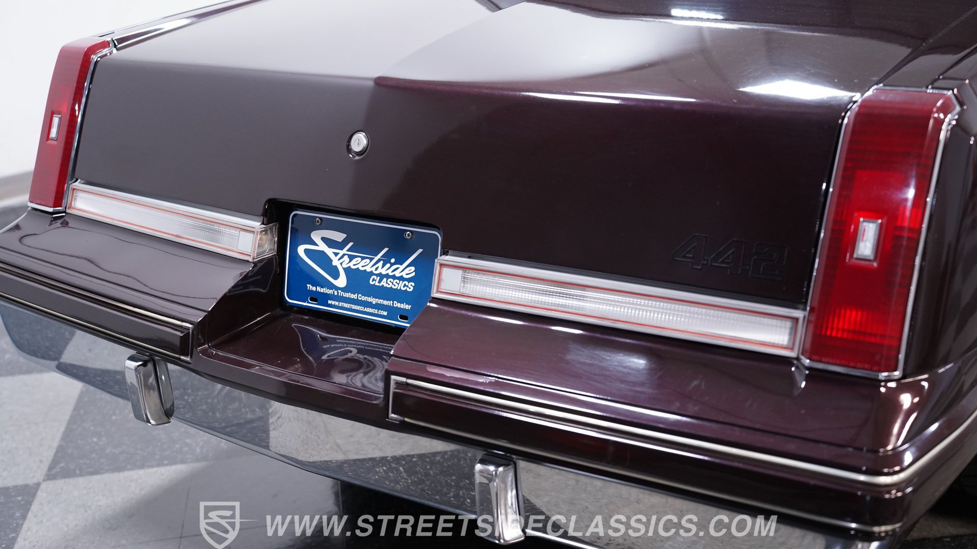 Used 1988 Oldsmobile Cutlass Supreme Classic Brougham RWD image 21