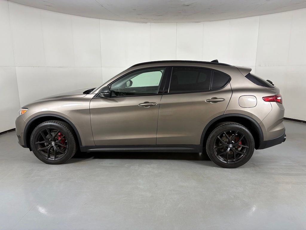 Used 2019 Alfa Romeo Stelvio w/ Nero Edizione RWD image 5