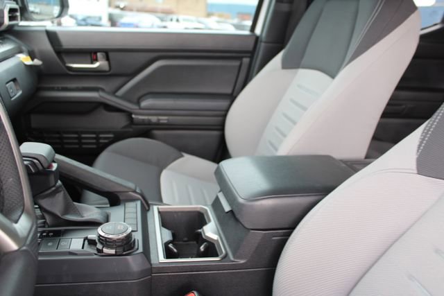 Used 2025 Toyota Tacoma TRD Sport image 40