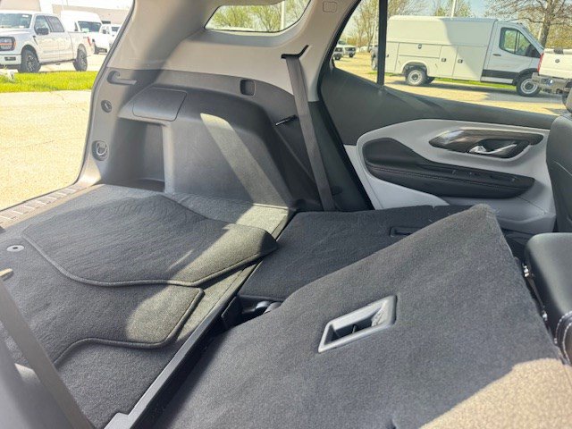 Used 2024 GMC Terrain SLT w/ Infotainment Package II image 36