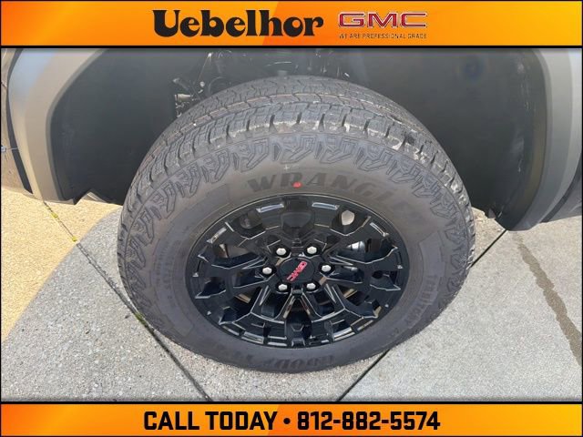 New 2026 GMC Canyon Elevation w/ Convenience Package image 13