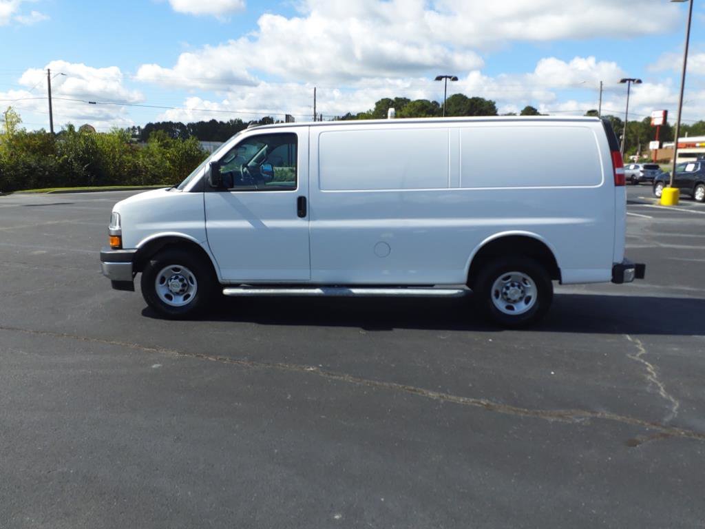 Used 2022 Chevrolet Express 2500 w/ Driver Convenience Package image 4
