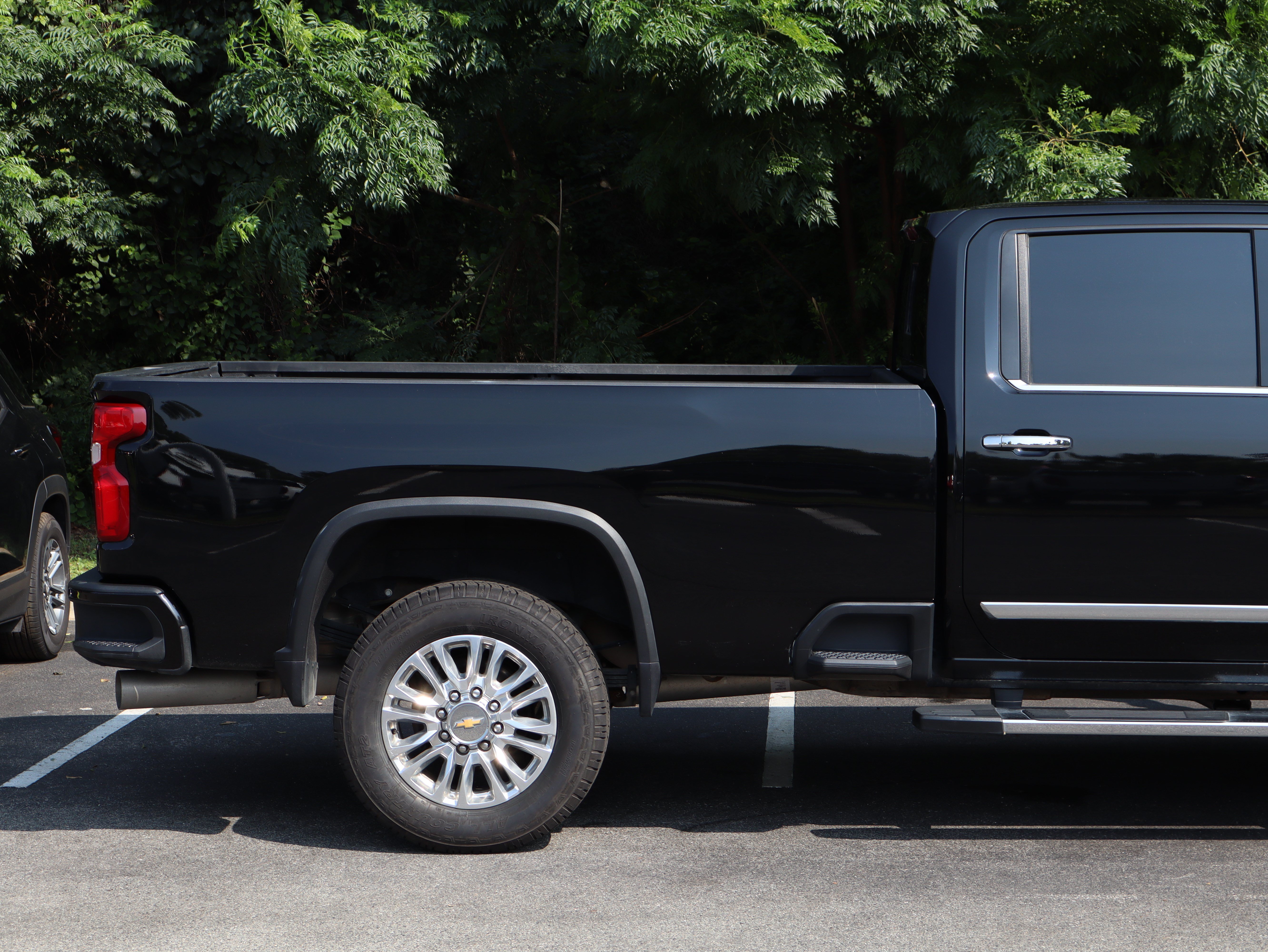 Used 2024 Chevrolet Silverado 3500 High Country w/ Technology Package AWD/4WD image 14