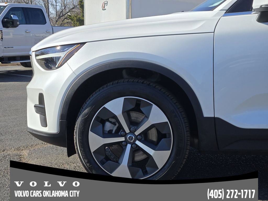 Certified 2025 Volvo XC40 B5 Core w/ Protection Package Premier image 6