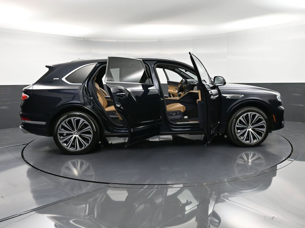 Certified 2023 Bentley Bentayga Extended Wheelbase AWD/4WD image 41