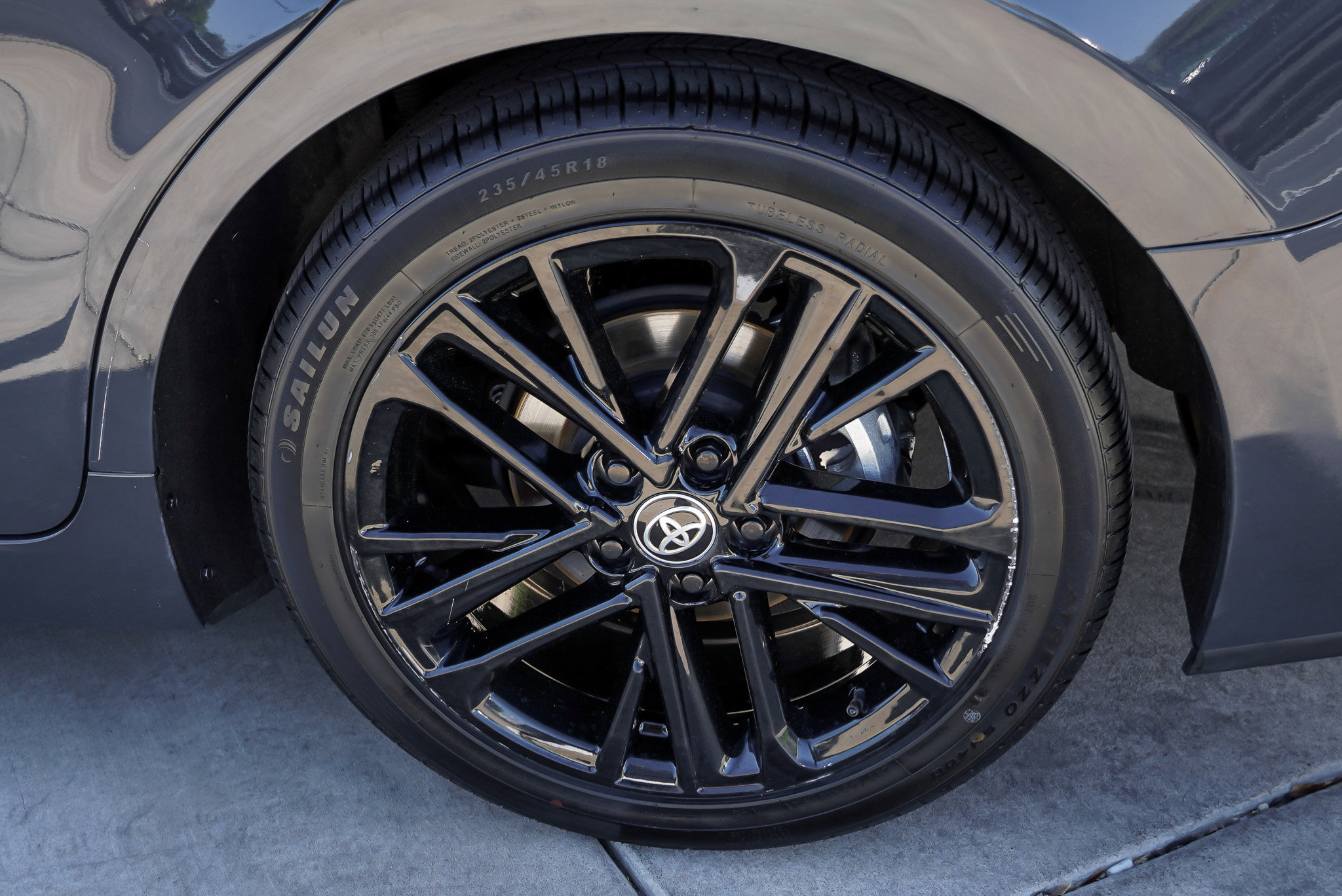 Used 2025 Toyota Camry SE FWD image 13