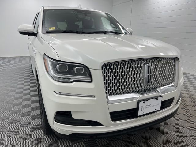 Used 2024 Lincoln Navigator L Reserve image 2