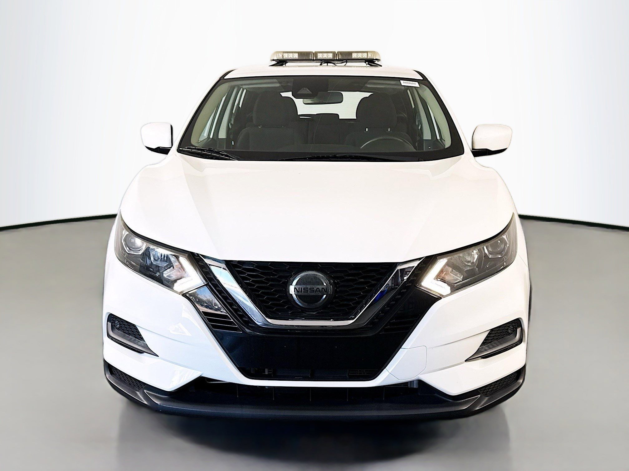 Used 2020 Nissan Rogue Sport S image 2