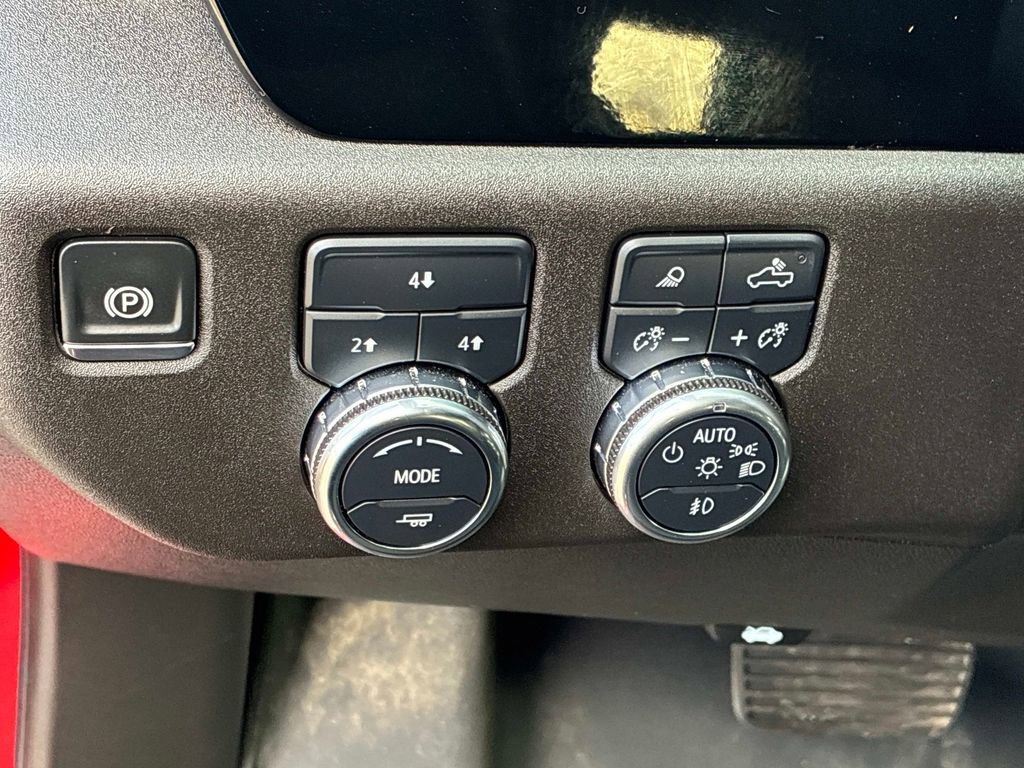 Used 2024 GMC Sierra 3500 SLE w/ SLE Value Package image 24