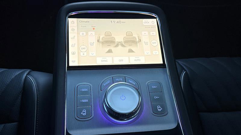 Used 2024 Genesis G90 3.5T image 25