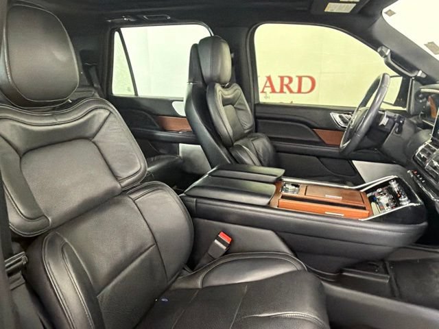 Used 2018 Lincoln Navigator Reserve w/ Technology Package AWD/4WD image 16