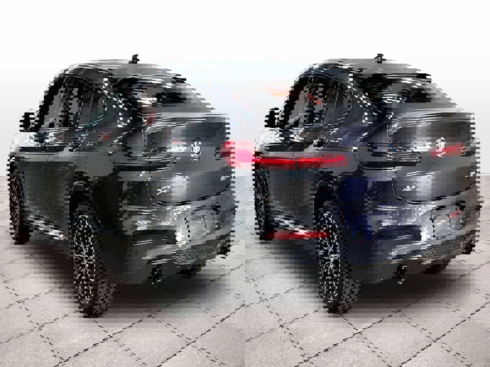 Used 2021 BMW X4 xDrive30i w/ M Sport Package image 14