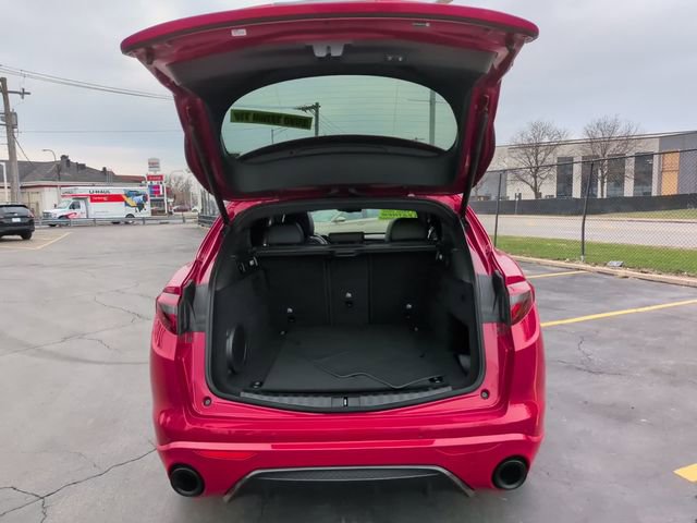 Used 2023 Alfa Romeo Stelvio Estrema image 16