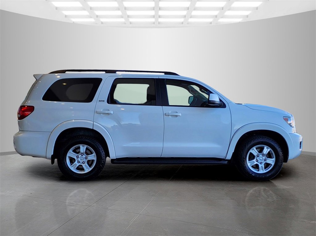 Used 2016 Toyota Sequoia SR5 image 3