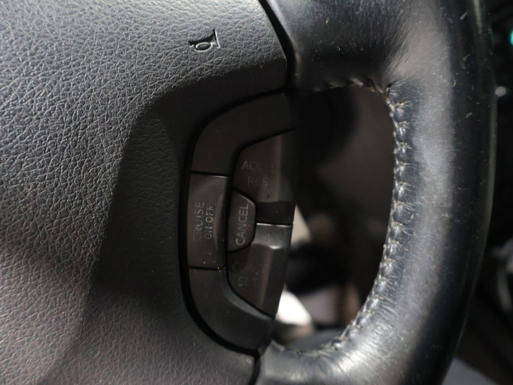 Used 2002 Nissan Pathfinder SE AWD/4WD image 29