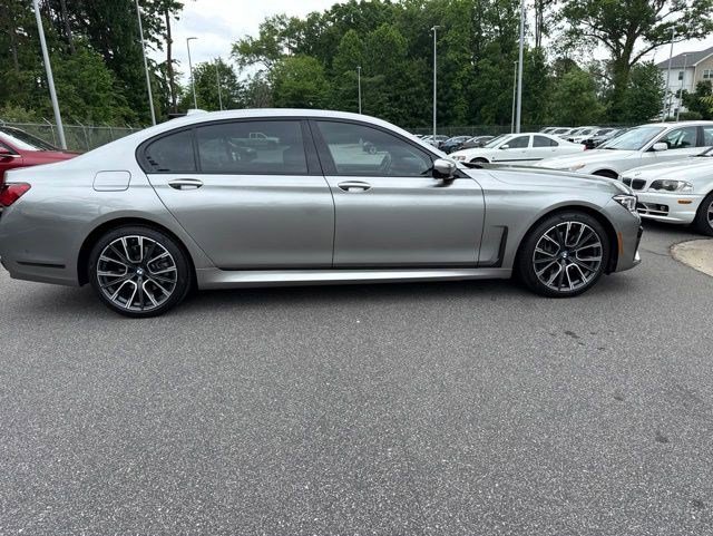 Used 2022 BMW 740i w/ M Sport Package RWD image 5