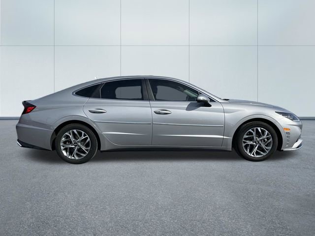 Used 2023 Hyundai Sonata SEL FWD image 2