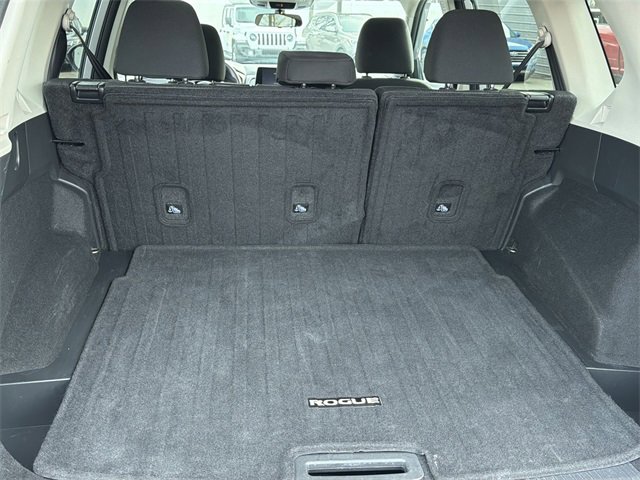 Used 2024 Nissan Rogue SV image 41
