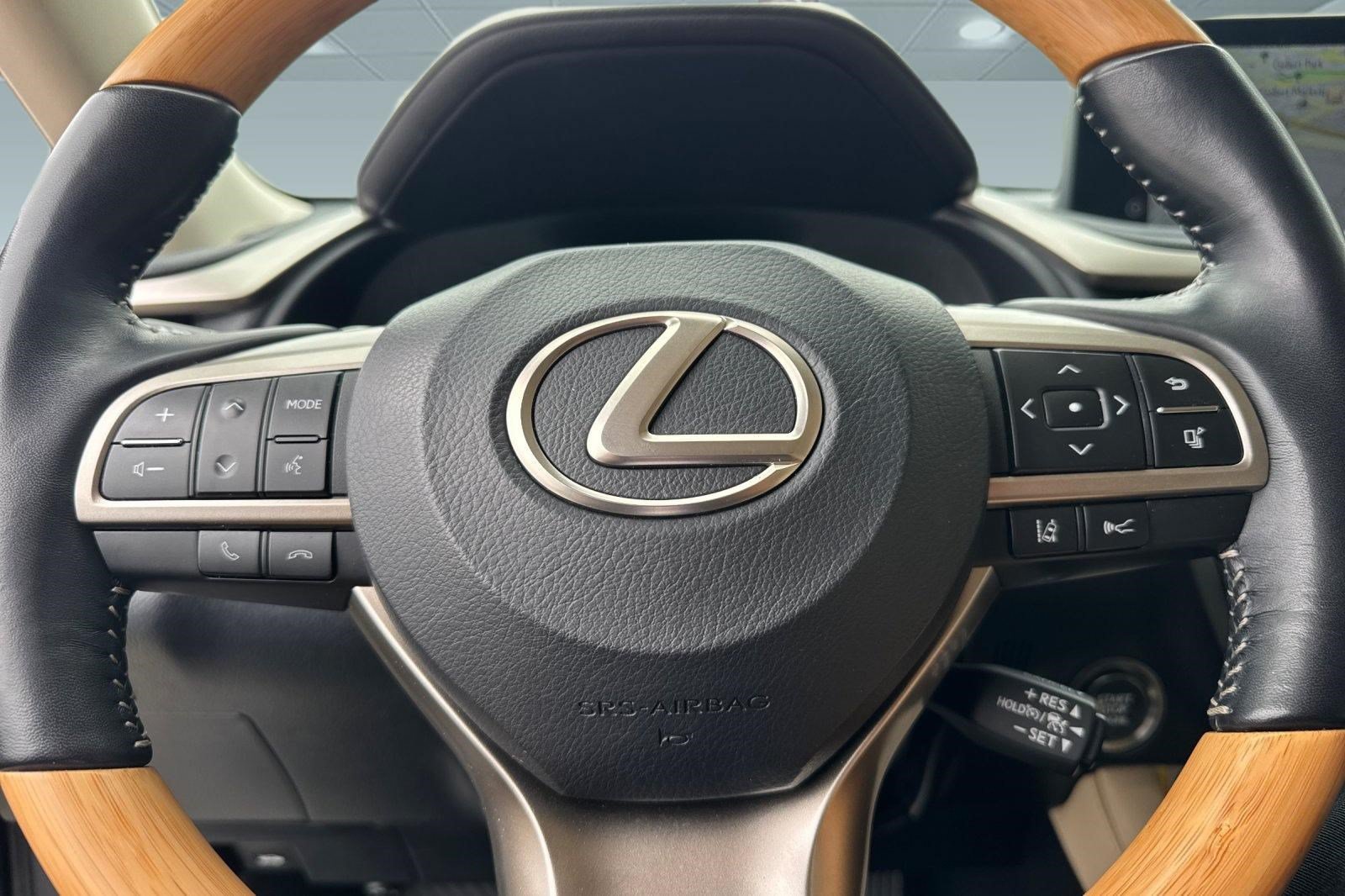 Used 2022 Lexus RX 350L Premium w/ Premium Package AWD/4WD image 10