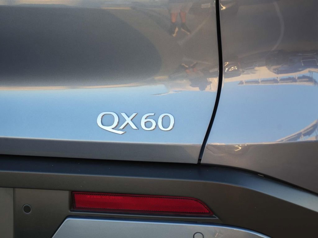 Certified 2025 INFINITI QX60 Sensory AWD/4WD image 6