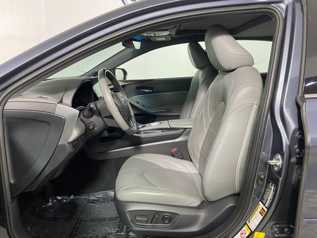 Certified 2019 Toyota Avalon Limited w/ Advanced Safety Package FWD image 10