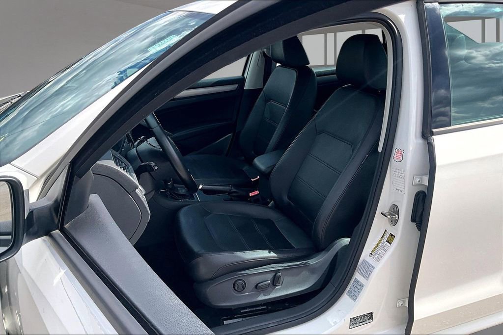 Used 2015 Volkswagen Passat 1.8T image 26