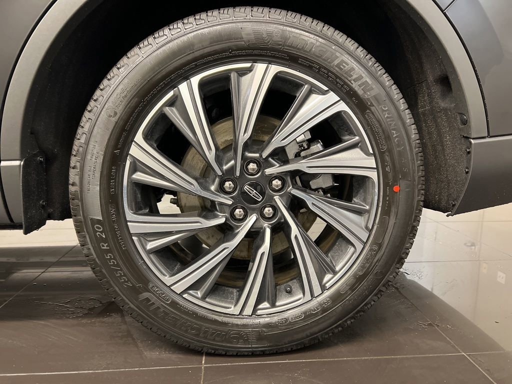 Used 2026 Lincoln Aviator AWD image 7