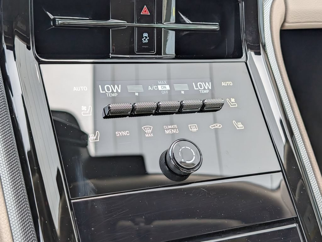 Certified 2025 Porsche Panamera RWD image 17