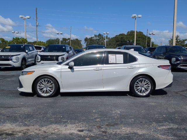 Used 2019 Toyota Camry XLE w/ Navigation Package FWD image 9