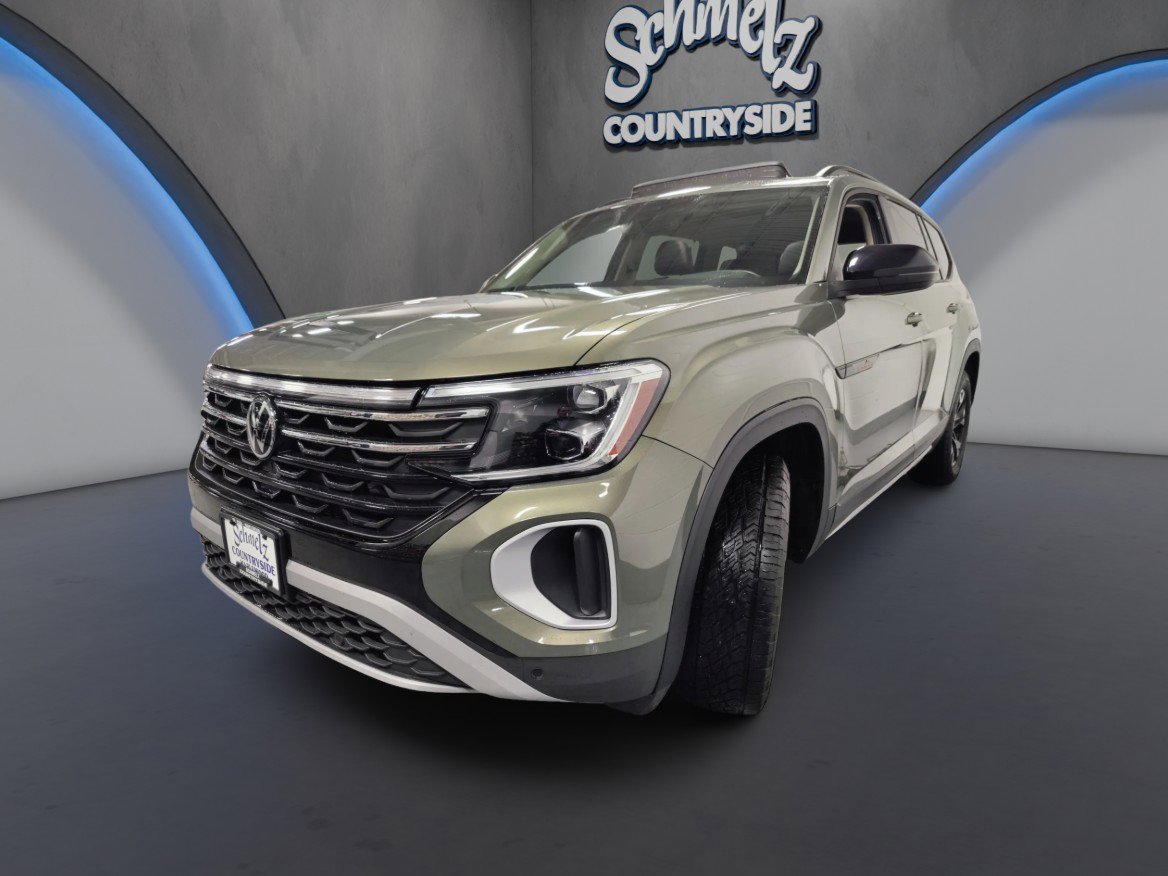 Used 2025 Volkswagen Atlas Peak Edition SE image 11