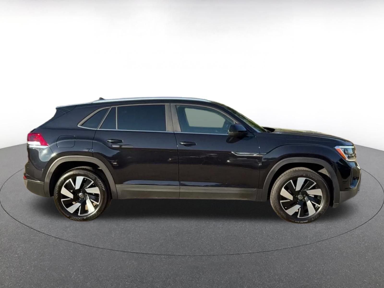 Used 2026 Volkswagen Atlas Cross Sport SE FWD image 15