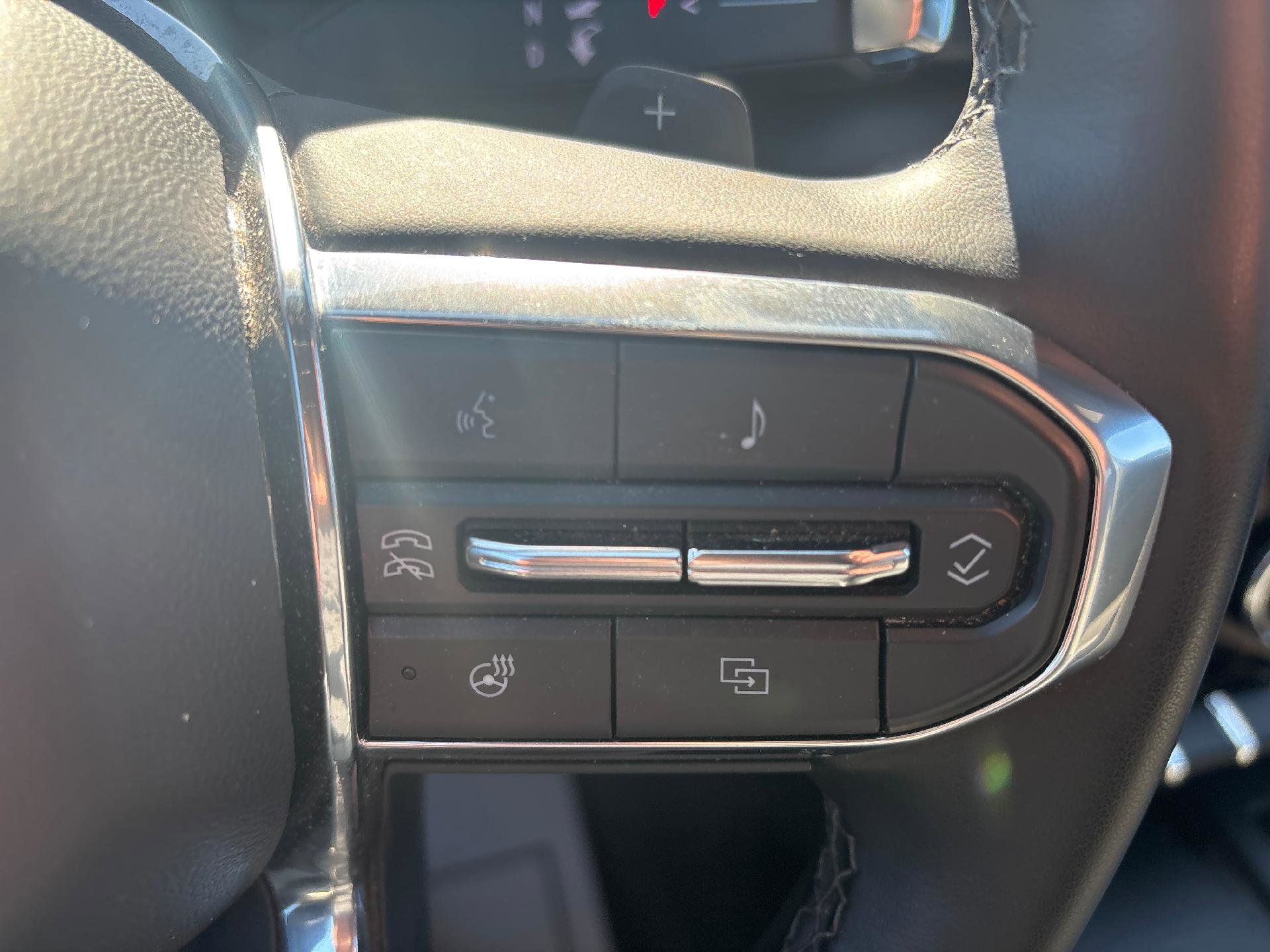 Used 2025 GMC Acadia Elevation image 19