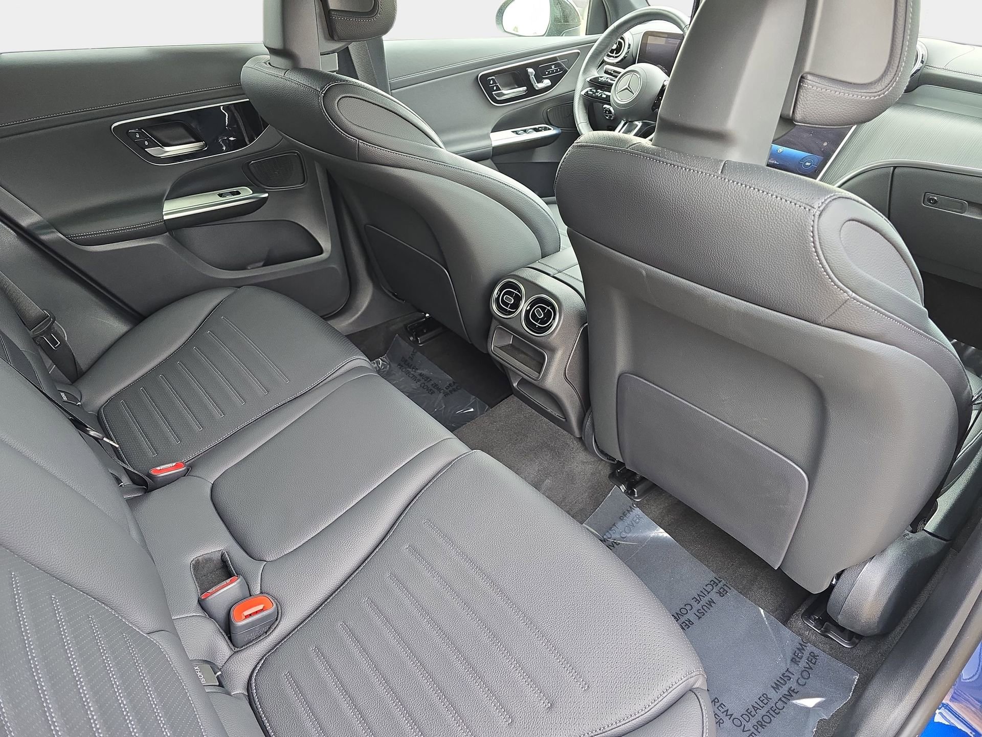 Used 2024 Mercedes-Benz GLC 300 4MATIC w/ AMG Line image 11