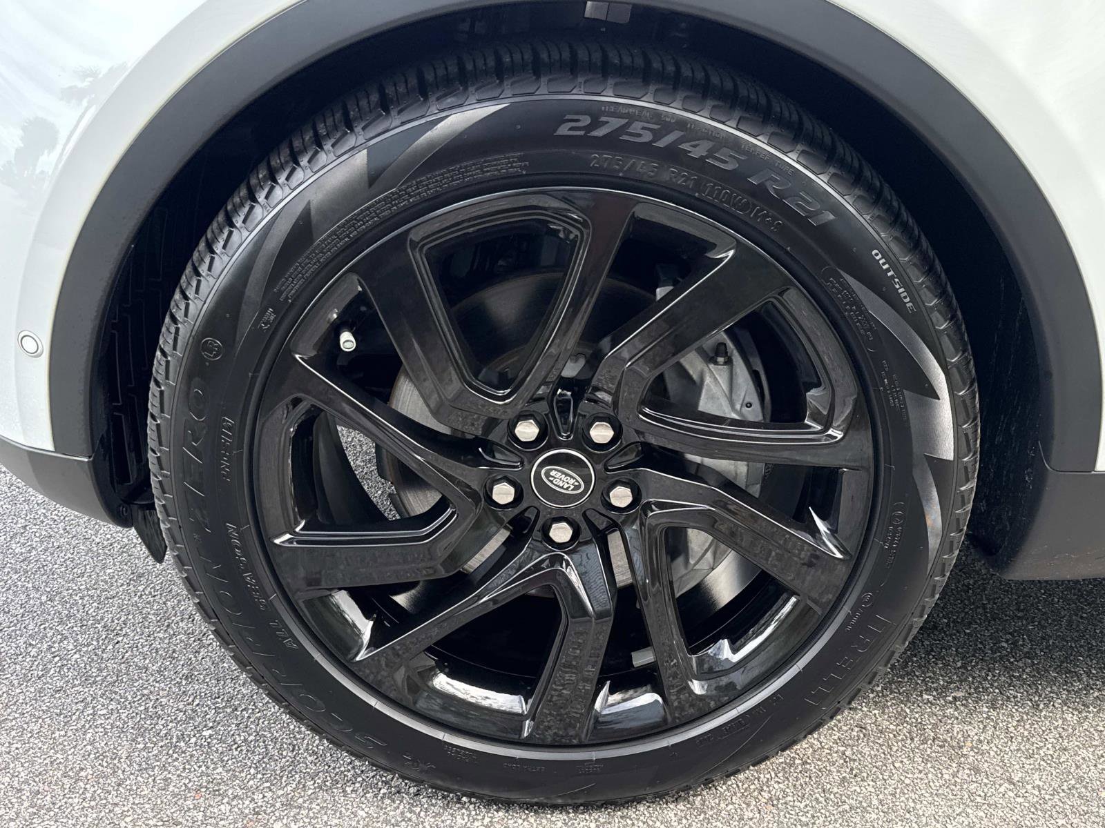 Certified 2025 Land Rover Discovery S image 10