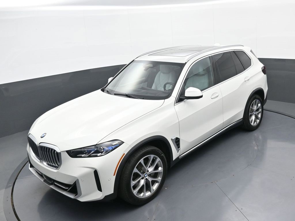 Used 2024 BMW X5 xDrive40i w/ Premium Package image 32