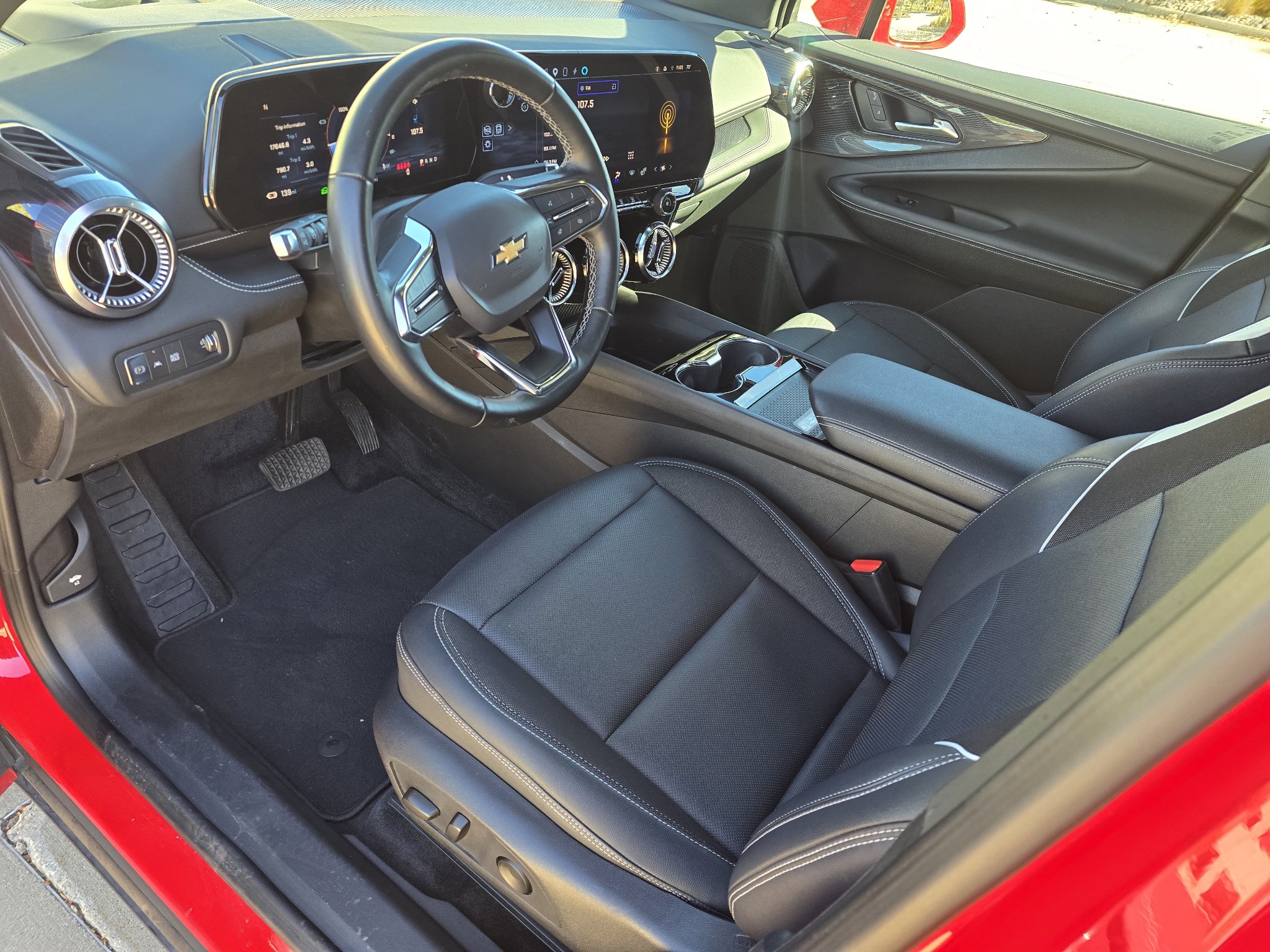 Used 2024 Chevrolet Blazer EV LT AWD/4WD image 25