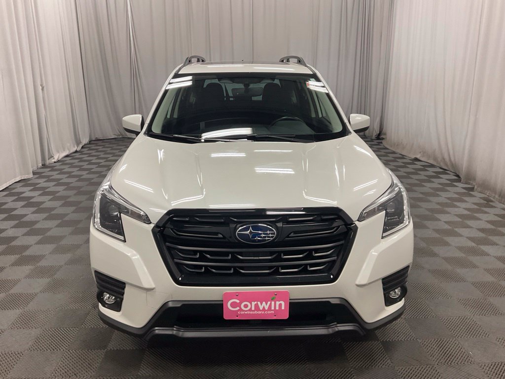 Used 2024 Subaru Forester Premium AWD/4WD image 2